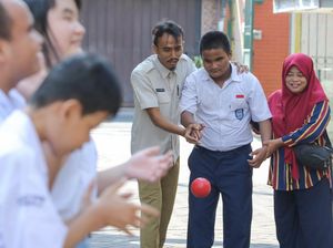 Keceriaan Pelajar Tunanetra Surabaya di Lomba Kemerdekaan Keceriaan Pelajar Tunanetra Surabaya di Lomba Kemerdekaan