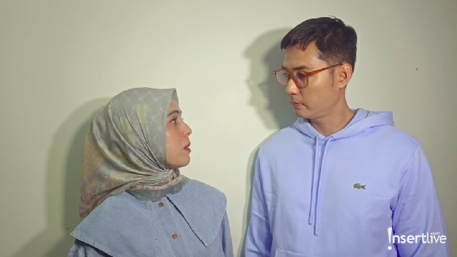 Berita Seputar Selebriti Insertlive Terkini : Nycta Gina dan Rizky Kinos Refleksi 10 Tahun Pernikahan: Kayak Roller Coaster