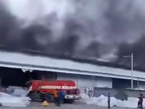 Mesin Diduga Meledak, Pabrik Tikar di Binjai Kebakaran Hebat Mesin Diduga Meledak, Pabrik Tikar di Binjai Kebakaran Hebat