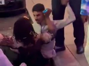 Salah Target, Pria Ini Curi Ponsel Turis Arab Lalu Dihajar Balik Salah Target, Pria Ini Curi Ponsel Turis Arab Lalu Dihajar Balik