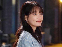 Shin Min Ah Bongkar Tips Skincare dan Makeup Alaminya di Usia 40-an