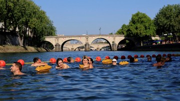 Paris Membara, Sungai Seine Jadi Oase Segar.
