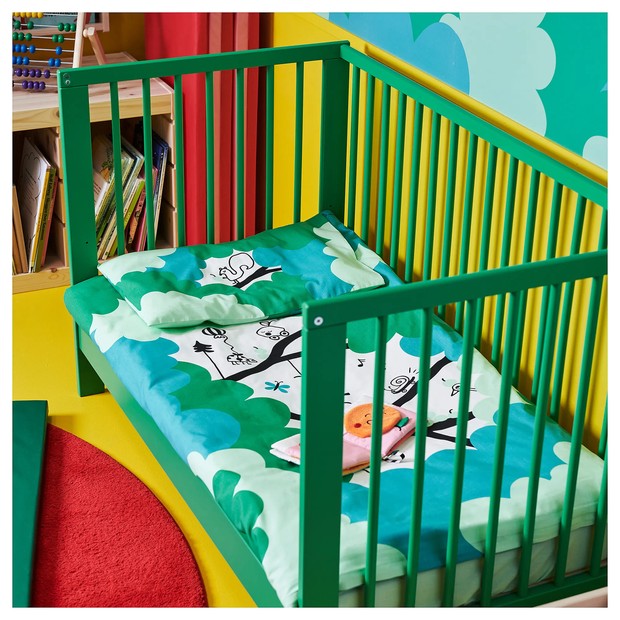 Tempat tidur bayi IKEA