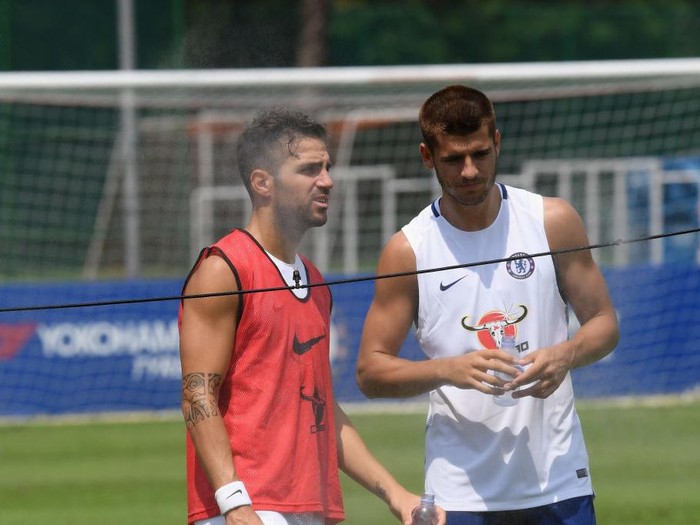 SINGAPORE, SINGAPORE - JULY 24: Cesc Fabregas and Alvaro Morata of Chelsea during a training session at Singapore American School on July 24, 2017 in Singapore. (Photo by Darren Walsh/Chelsea FC via Getty Images)