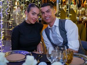 Perjalanan Asmara Cristiano Ronaldo dengan Georgina Rodriguez Usai Lamaran Perjalanan Asmara Cristiano Ronaldo dengan Georgina Rodriguez Usai Lamaran