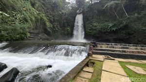Pesona Keindahan Curug Bangkong Kuningan