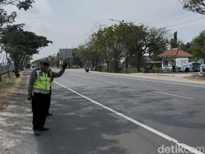 Polisi Sekat Perbatasan Pati-Rembang Cegah Mobilisasi Massa Demo Luar Daerah Polisi Sekat Perbatasan Pati-Rembang Cegah Mobilisasi Massa Demo Luar Daerah