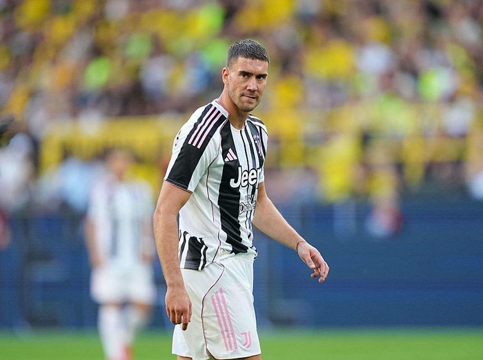 Dusan Vlahovic  looks on during the preseason friendly match between Borussia Dortmund and Juventus at Signal Luna Park, Dortmund, Germany on August 10, 2025. (Photo by Ulrik Pedersen/NurPhoto via Getty Images)