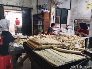 Kisah Pabrik Roti Legend yang Tersembunyi di Bandung Kisah Pabrik Roti Legend yang Tersembunyi di Bandung