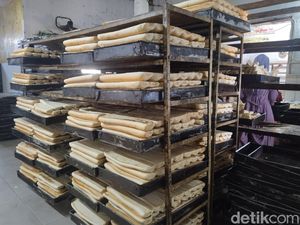 Mimpi yang Masih Dijaga di Gang Roti Bandung Mimpi yang Masih Dijaga di Gang Roti Bandung