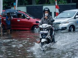 Video Jalan Gempol Raya Kunciran Tangerang Masih Banjir Sore Ini