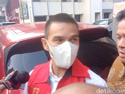Kesaksian Jonathan Frizzy soal Vape Berisi Obat Keras Ditunda