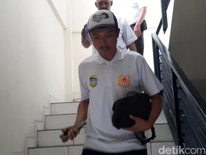 Kepanikan Warga Tasikmalaya Saat Diguncang Gempa M 4,7 Bandung Kepanikan Warga Tasikmalaya Saat Diguncang Gempa M 4,7 Bandung