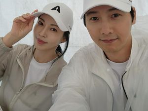 Potret Pasangan Artis Korea Dijuluki Vampire Couple, Ungkap Rahasia Awet Muda Potret Pasangan Artis Korea Dijuluki Vampire Couple, Ungkap Rahasia Awet Muda