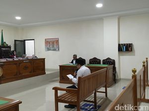 Andi Ibrahim Minta Divonis Ringan di Kasus Upal: Saya Dibutuhkan Masyarakat Andi Ibrahim Minta Divonis Ringan di Kasus Upal: Saya Dibutuhkan Masyarakat