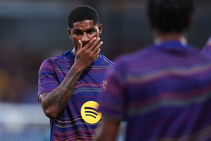 BARCELONA, SPAIN - AUGUST 10: Marcus Rashford of FC Barcelona warm up prior to the Joan Gamper Trophy match between FC Barcelona and Como1907 at Estadi Johan Cruyff on August 10, 2025 in Barcelona, Spain.  (Photo by Eric Alonso/Getty Images)