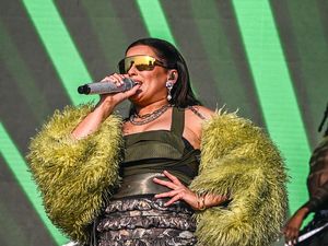 Foto: Nelly Furtado yang Kian Percaya Diri, Gaungkan Body Positivity Foto: Nelly Furtado yang Kian Percaya Diri, Gaungkan Body Positivity