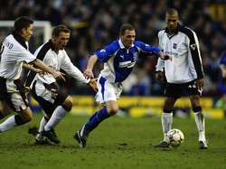 Paul Gascoigne - Pakai nomor 18 Everton periode 2001 - 2002. Foto: Getty Images/Laurence Griffiths
