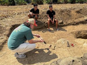 Penemuan Alat Batu Purba di Sulawesi Ungkap Perjalanan Laut Homo Erectus Penemuan Alat Batu Purba di Sulawesi Ungkap Perjalanan Laut Homo Erectus