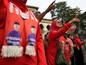 Putusan MA Malaysia Soal Tahanan Rumah Najib Razak Disambut Sorak Sorai Pendukung Putusan MA Malaysia Soal Tahanan Rumah Najib Razak Disambut Sorak Sorai Pendukung