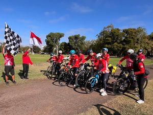 Ratusan Peserta Meriahkan Gowes Kemerdekaan di San Fransisco Ratusan Peserta Meriahkan Gowes Kemerdekaan di San Fransisco