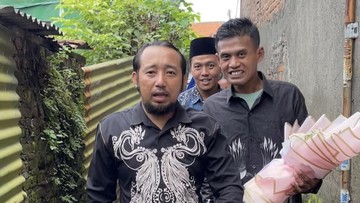 Lamaran Ditolak: Rombongan Wahyu Terlalu Ramai, Jadi Batal!