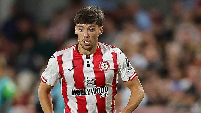 Aaron Hickey Aaron Hickey of Brentford during the pre-season friendly match between Brentford and Borussia Moenchengladbach at Gtech Community Stadium on August 08, 2025 in Brentford, England. (Photo by Harry Murphy - Danehouse/Getty Images)