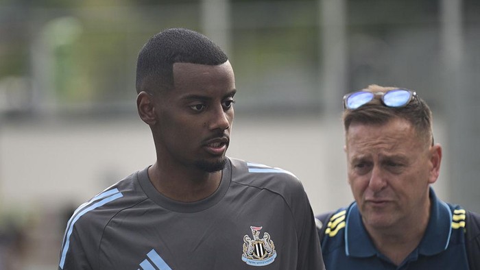 INNSBRUCK, AUSTRIA - JULY 14: Alexander Isak of Newcastle United attends the training session within the preparations for the new season in Seefeld village of Innsbruck, Tyrol, Austria on July 14, 2025. (Photo by Mehmet Futsi/Anadolu via Getty Images)