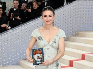 Anak Aktris Senior Ini Jadi Kandidat Terkuat Pengganti Anna Wintour di Vogue Anak Aktris Senior Ini Jadi Kandidat Terkuat Pengganti Anna Wintour di Vogue