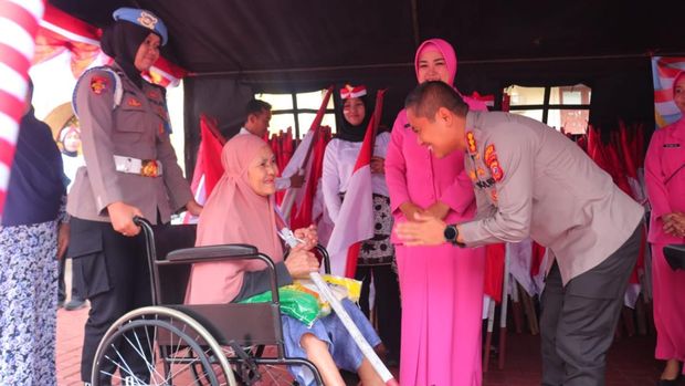 Kapolresta Bogor Kota Kombes Eko Prasetyo dan jajaran menggelar Gerakan Pangan Murah untuk masyarakat