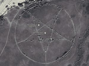 Lokasi Tempat Aneh di Google Earth, Dari Danau Darah Sampai Pentagram