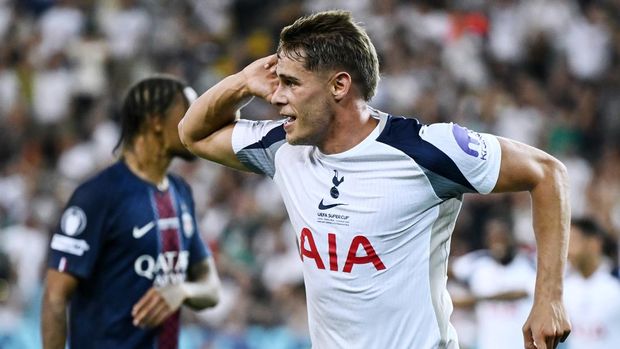   Micky van de Ven of Tottenham celebrates his goal during the UEFA Super Cup 2025 match between Paris Saint-Germain and Tottenham Hotspur at Friuli Stadium on August 13, 2025 in Udine, Italy. (Photo by Image Photo Agency/Getty Images)