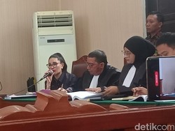 Video: Momen Nikita Mirzani Titip Anak-anak ke Pengasuh di Sidang