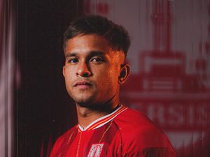 Persis Solo Datangkan Gelandang Singapura Zulfahmi Arifin Persis Solo Datangkan Gelandang Singapura Zulfahmi Arifin