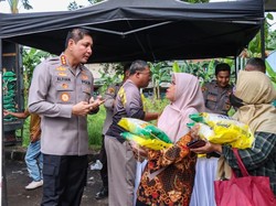 Polri Gelar Pasar Murah di Pulogadung, Beras Rp 11 Ribu/Kg Diserbu Warga