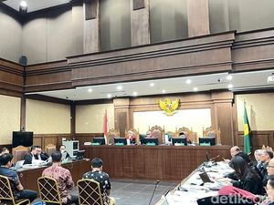Hakim Tegur Penilai Aset PT JN di Sidang ASDP: Seharusnya Profesional Saja Hakim Tegur Penilai Aset PT JN di Sidang ASDP: Seharusnya Profesional Saja