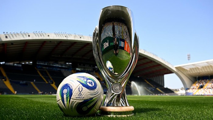 UDINE, ITALY - AUGUST 11: The UEFA Super Cup Trophy and the Adidas Official Match Ball are seen prior to the UEFA Super Cup 2025 match between Paris Saint-Germain and Tottenham Hotspur at Stadio Friuli at Friuli Stadium on August 11, 2025 in Udine, Italy. (Photo by Tullio Puglia - UEFA/UEFA via Getty Images)