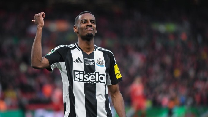 LONDON, ENGLAND - MARCH 16: Alexander Isak of Newcastle United (14) celebrates after scoring Newcastles second goal during the Carabao Cup Final between Liverpool and Newcastle United at Wembley Stadium on March 16, 2025 in London, England. (Photo by Harriet Massey/Getty Images)