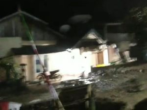 Banjir Terjang Desa Namo di Sigi, 2 Rumah Warga Hanyut-Lalin Sempat Lumpuh Banjir Terjang Desa Namo di Sigi, 2 Rumah Warga Hanyut-Lalin Sempat Lumpuh
