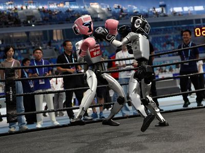 China Gelar Pesta Olahraga Robot Humanoid Dunia
