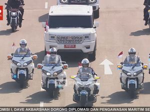 Prabowo-Gibran Naik Maung Garuda Limousine ke Sidang Tahunan MPR RI Prabowo-Gibran Naik Maung Garuda Limousine ke Sidang Tahunan MPR RI