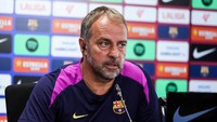 Hansi Flick Sebut Barcelona Butuh Satu Bek Lagi