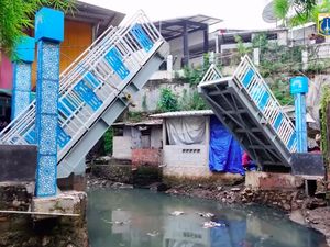 Jembatan Angkat Buka Tutup Bikin Ceria Warga Gandaria Jembatan Angkat Buka Tutup Bikin Ceria Warga Gandaria