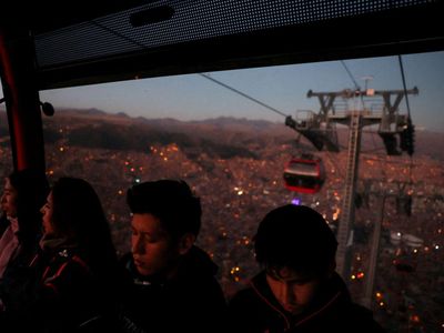 Kereta Gantung Jadi Transportasi Publik Unik Bolivia