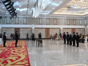 Gubsu Bobby Lantik 5 Pejabat Eselon II Sumut, Ada Sekda Labura dan Tapteng Gubsu Bobby Lantik 5 Pejabat Eselon II Sumut, Ada Sekda Labura dan Tapteng