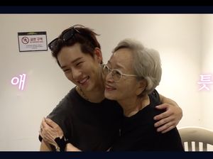 Aktris 87 Tahun Nangis Nonton Konser KPop Pertama, Netizen Sorot Hal Ini Aktris 87 Tahun Nangis Nonton Konser KPop Pertama, Netizen Sorot Hal Ini