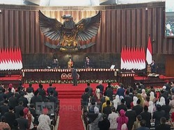 Prabowo Bungkukkan Badan ke Anggota MPR Sebelum Beri Pidato Kenegaraan