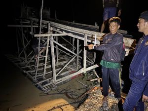 Berjalan Kaki 6 Kilometer, Polisi Tangkap Penambang Ilegal di Kuansing