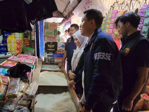 Polres Tanjung Priok Cek Stabilitas Stok dan Harga Beras di Pasar Muara Angke Polres Tanjung Priok Cek Stabilitas Stok dan Harga Beras di Pasar Muara Angke
