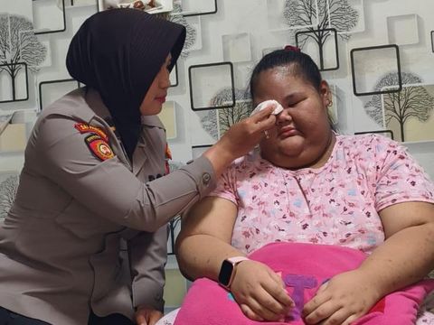 Polwan Polresta Bogor Kota kunjungi anak penderita obesitas yang ingin jadi Polwan